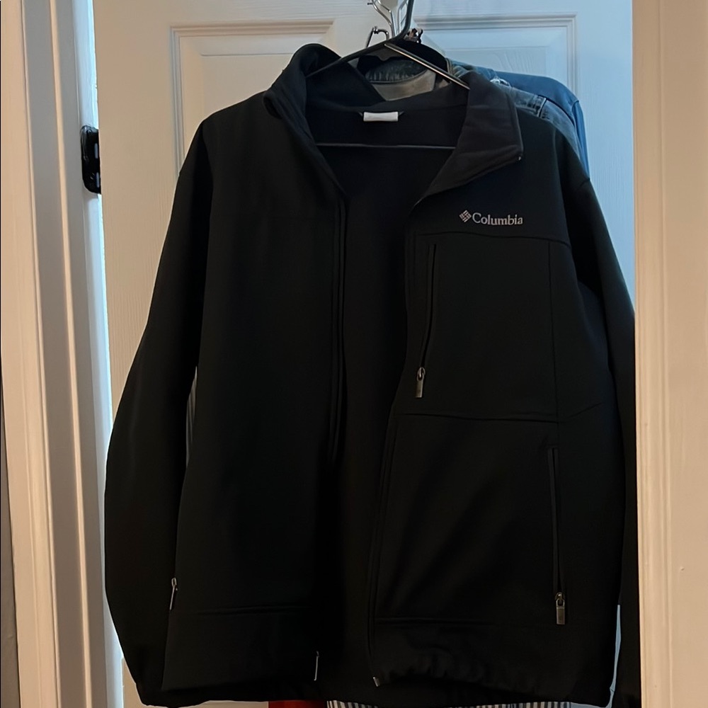 Columbia Men's Black Performance Jacket